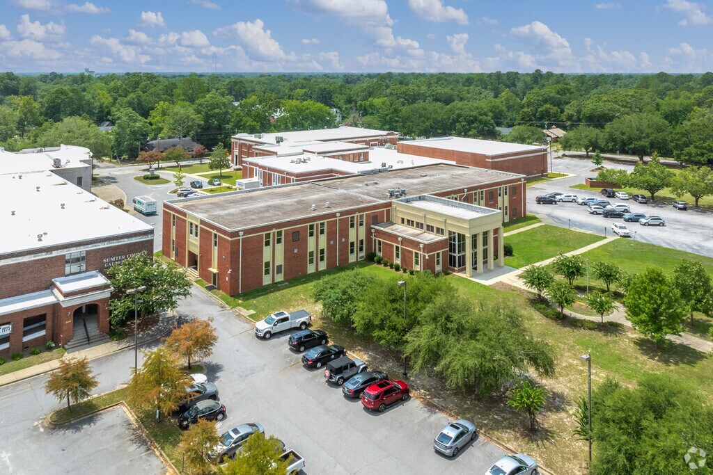 Madison Preparatory School offers advanced classes for students.