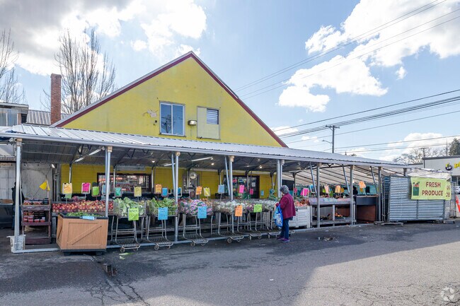 Valley Liquidation is the place to go for local Midland residents seven days a week.