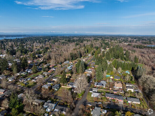 Just east of downtown, this midcentury area boasts charm and convenience.