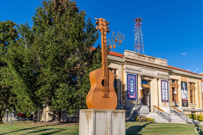 Legends of Tennessee Music Museum offers insight into music history near Lawrence.