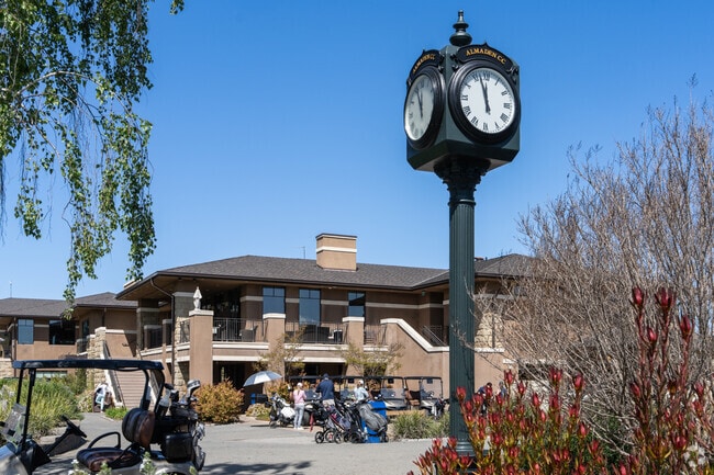 A peaceful retreat for golf lovers, the Almaden Golf & Country Club is nestled in the foothills.