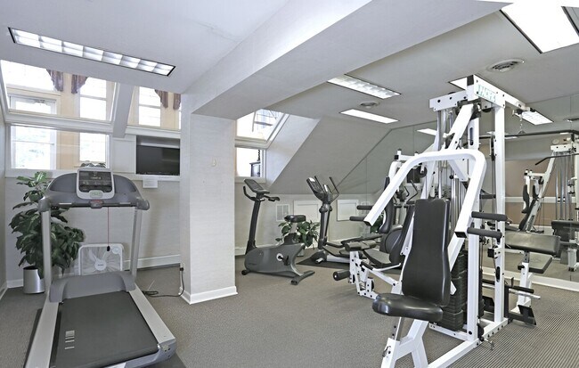 Hampshire, Schenectady, NY 12309 - photo 6