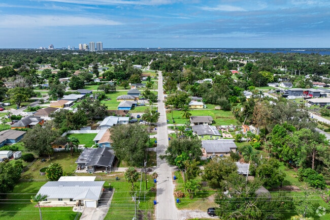 Billy Creek is a community of single-family homes close to downtown Fort Myers.