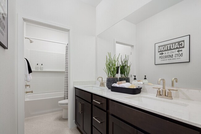 8168 Maisy Way, Elk Grove, CA 95757 - photo 7