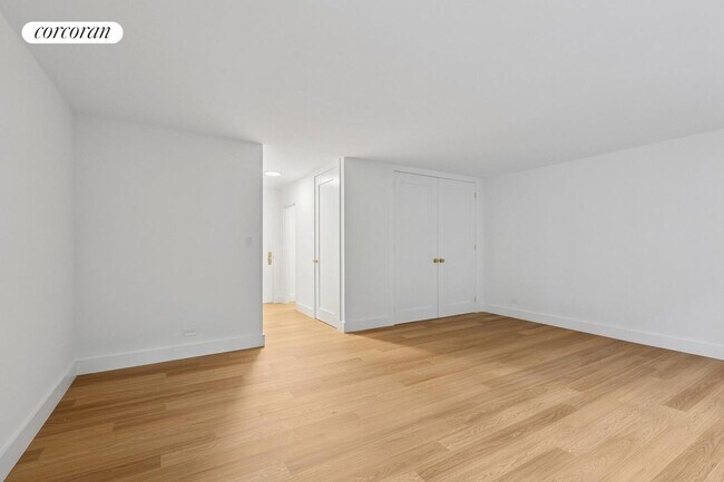 501 E 87th St, New York, NY 10128 - photo 4