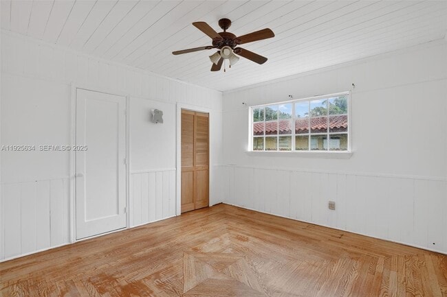 321 NE 169th St, North Miami Beach, FL 33162 - photo 4