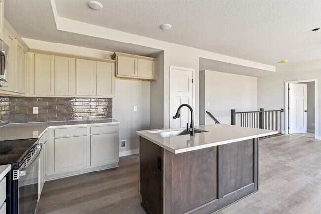 3292 NW Brookside Dr, Grimes, IA 50111 - photo 4