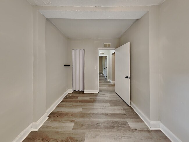 2027 W 12th St unit 2027 w 12th st Downs, Jacksonville, FL 32209 - photo 6