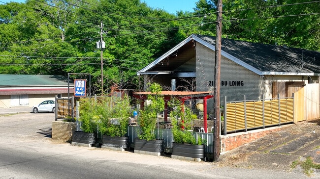 Highland Park is home to KRU on Mt. Meigs, offering music, poetry, readings and art exhibitions.