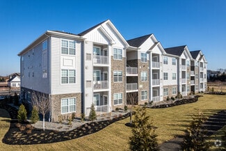 116 Meadows Dr, Piscataway, NJ 08854