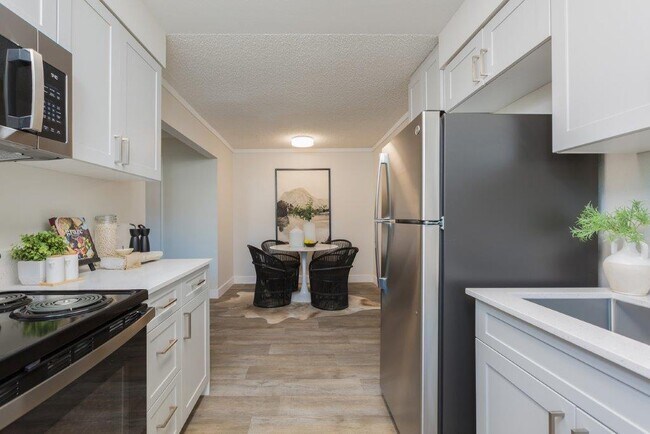 Reveal, Phoenix, AZ 85022 - photo 2