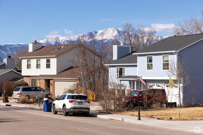 There are slip-level homes with great views in Falcon Estates.