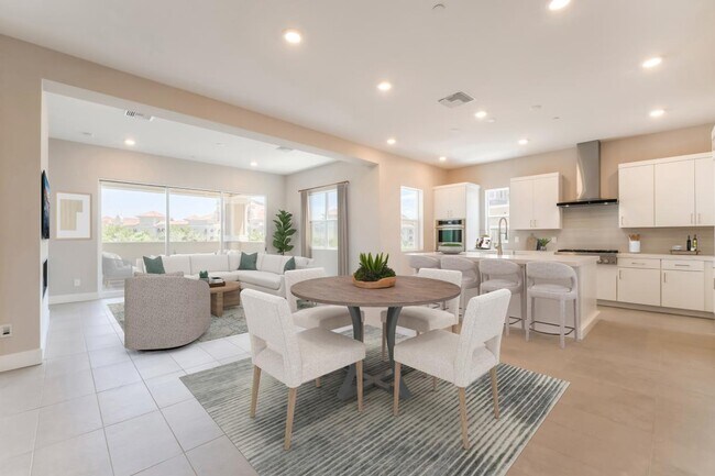 132 Los Cabos Dr unit 302, Las Vegas, NV 89144 - photo 4