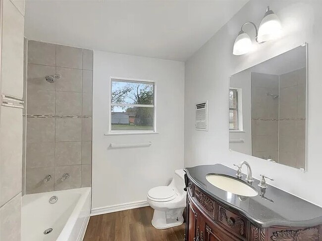 4702 Dee Ct, Fort Worth, TX 76135 - photo 6