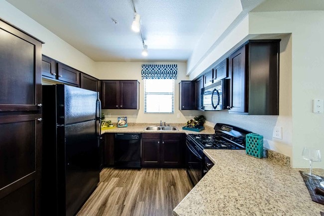 CHANDLER APARTMENT HOMES, Las Vegas, NV 89139 - photo 3