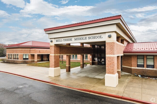 Mill Creek Middle School in Lusby Md. has a favorable student-teacher ratio of 15 to 1.