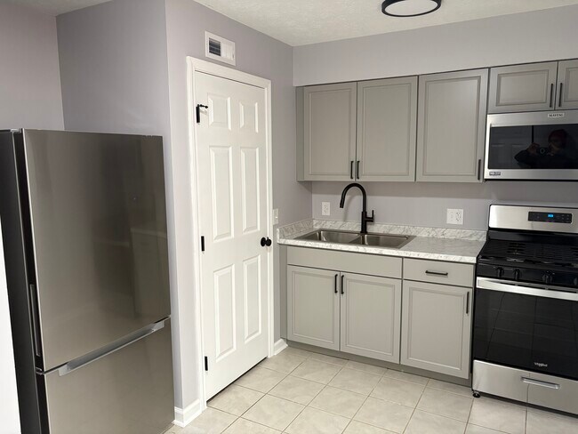 395 E 13th Ave unit 2, Columbus, OH 43201 - photo 5