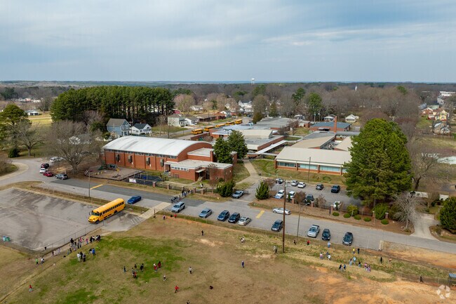 Franklinton Elementary School in Franklinton, NC offers a comprehensive education for students.