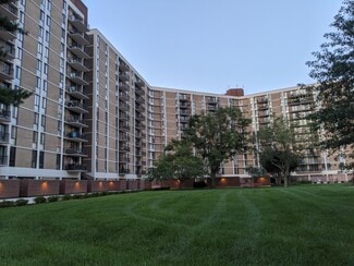 6800 Fleetwood Rd Unit 905, McLean, VA 22101
