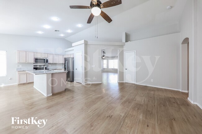 8507 W Palm Ln, Phoenix, AZ 85037 - photo 6