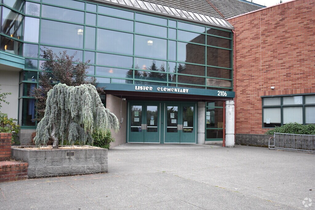 Lister Elementary School is in the Eastside neighborhood of Tacoma, Washington.