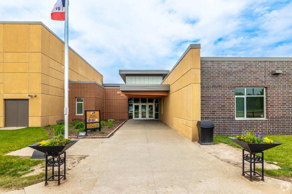 Waukee Elementary School, Rankings & Reviews - Homes.com