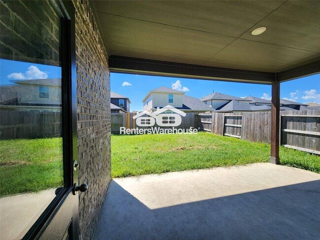 411 Alaska Cedar Dr, Crosby, TX 77532 - photo 2