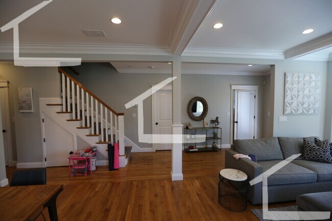 119 Westbourne Terrace unit 1, Brookline, MA 02446 - photo 2