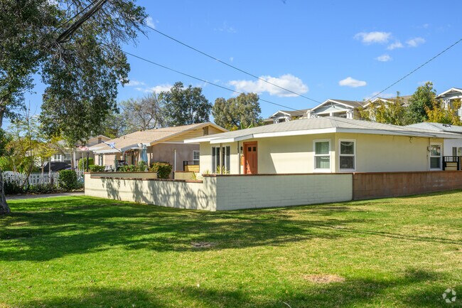 Midcentury ranch-style homes, typically 1,000 to 1,800 square feet, are common in Oakmont.