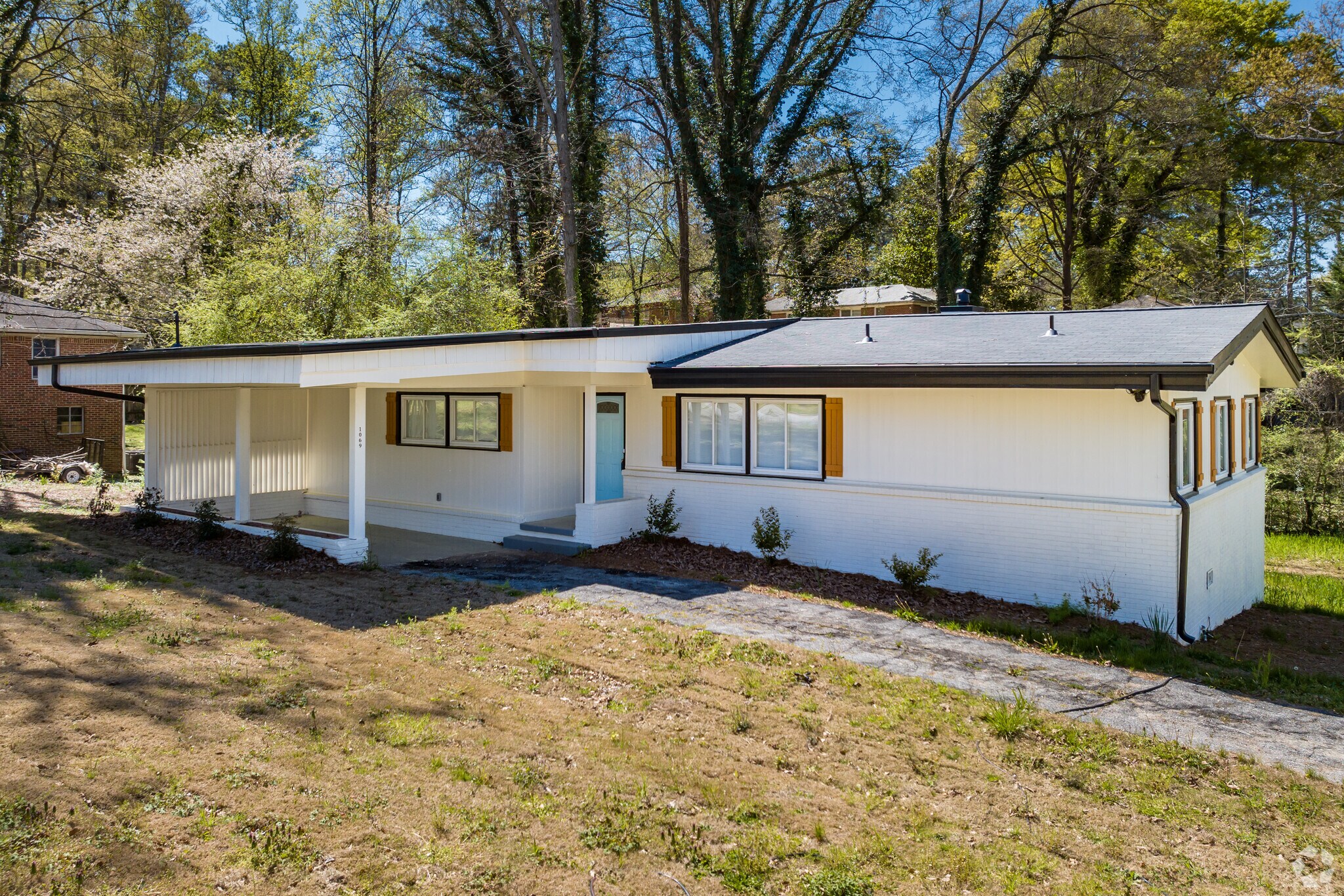 Southwest Dekalb neighborhoods often consist of Ranch-style homes.