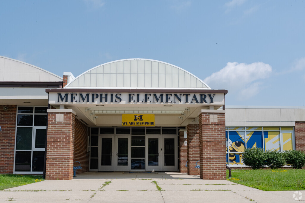 Memphis Elementary School front entrance in St Clair County.