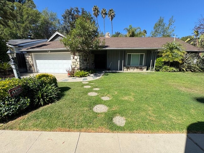 3957 Woodfield Dr, Sherman Oaks, CA 91403 - photo 2