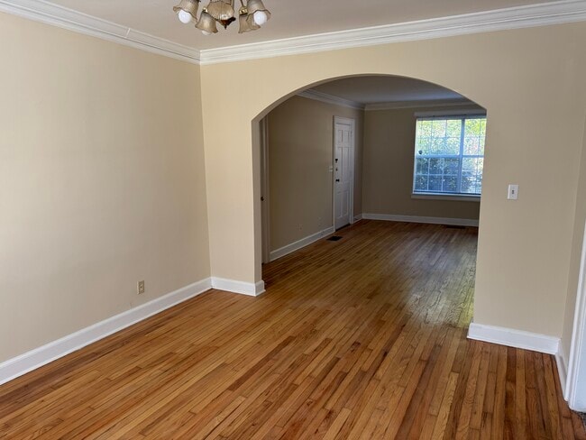 2439 College St, Montgomery, AL 36106 - photo 3