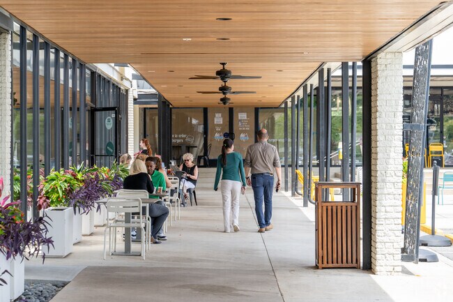 Just outside of Woodland Hills, Toco Hills Shopping Center is packed with a variety of dining spots and retail options—perfect for a quick bite or a day of shopping.