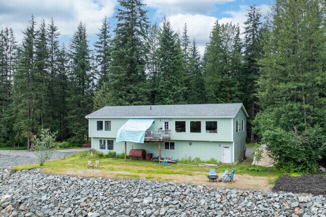 There are a variety of homes in Back Loop, including ones that sit along the Mendenhall River.