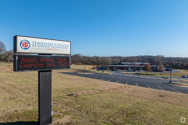 The Tennessee College of Applied Technology has a campus in Hartsville.
