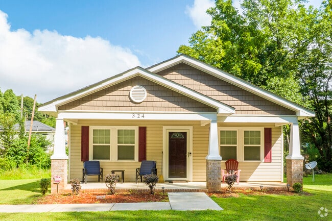 Newly built homes can be found as well throughout Thomasboro-Hoskins.