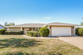 4542 Charing Cross Rd, Sarasota, FL 34241