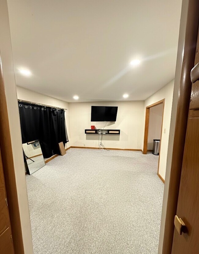 1308 N 11th St, Arkansas City, KS 67005 - photo 3