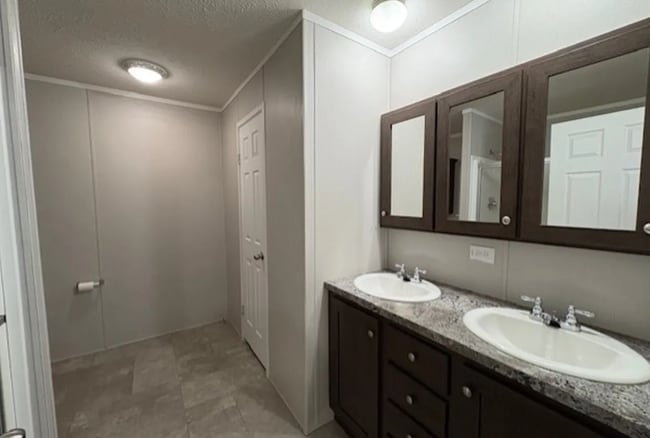 105 Nicole Ct, Howell, MI 48843 - photo 7