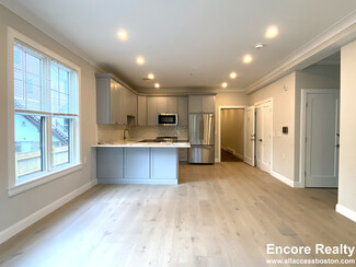 31 Cummins Hwy, Boston, MA 02131