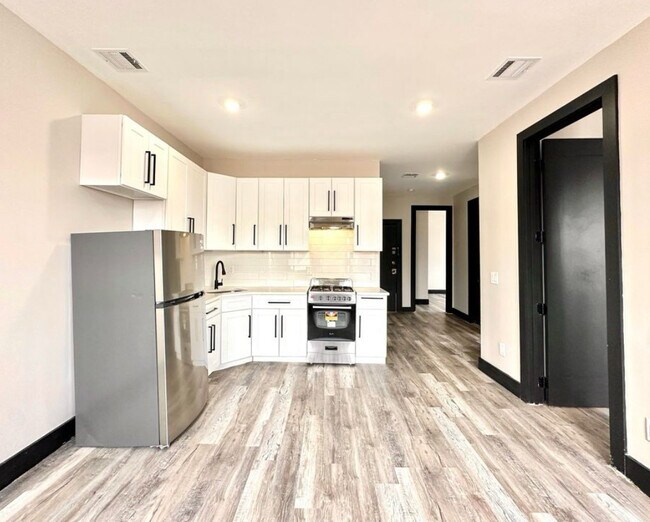 54 Lincoln St unit 302, Newark, NJ 07103 - photo 2