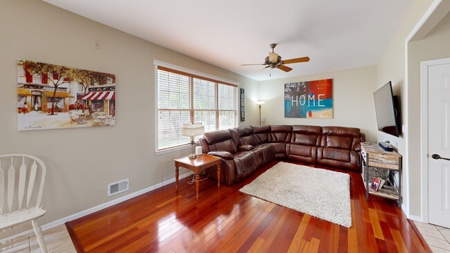 17 Putnam Rd, Monmouth Junction, NJ 08852 - photo 2