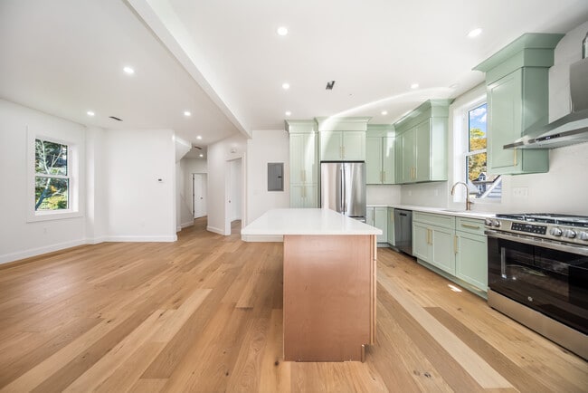 11 Knollin St unit 2, Malden, MA 02148 - photo 5