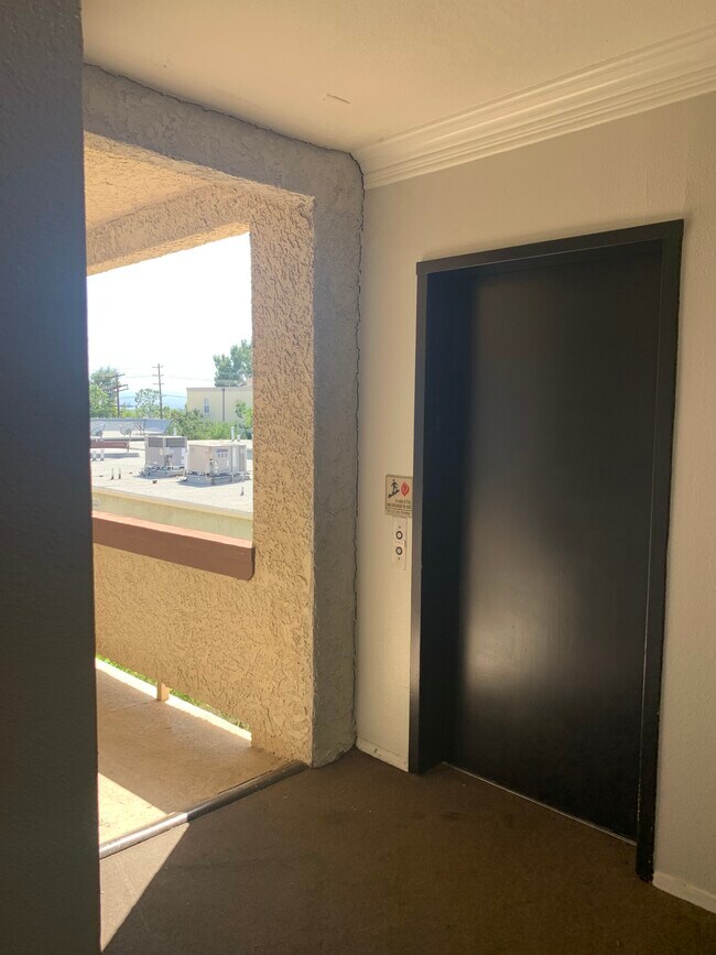 19029 Nordhoff St unit 308, Northridge, CA 91324 - photo 6