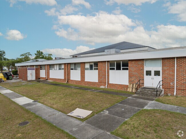 The student-teacher ratio is 27:1 at D C Virgo Preparatory Academy.