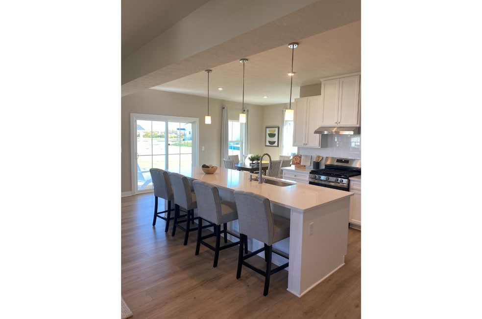 213 Mcnair Rd, Whiteland, IN 46184 - photo 1