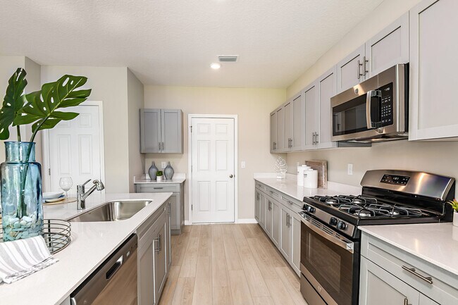 12842 Canter Call Rd, Lithia, FL 33547 - photo 5