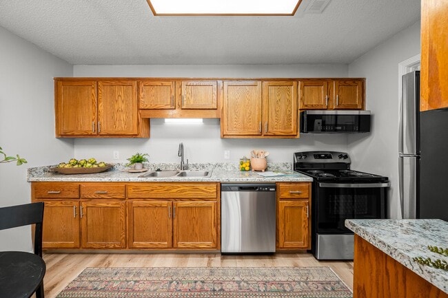 Saddlebrook Apartments, Murfreesboro, TN 37129 - photo 7