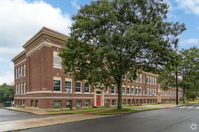 According to niche.com, Nishuane School has received an A rating.
